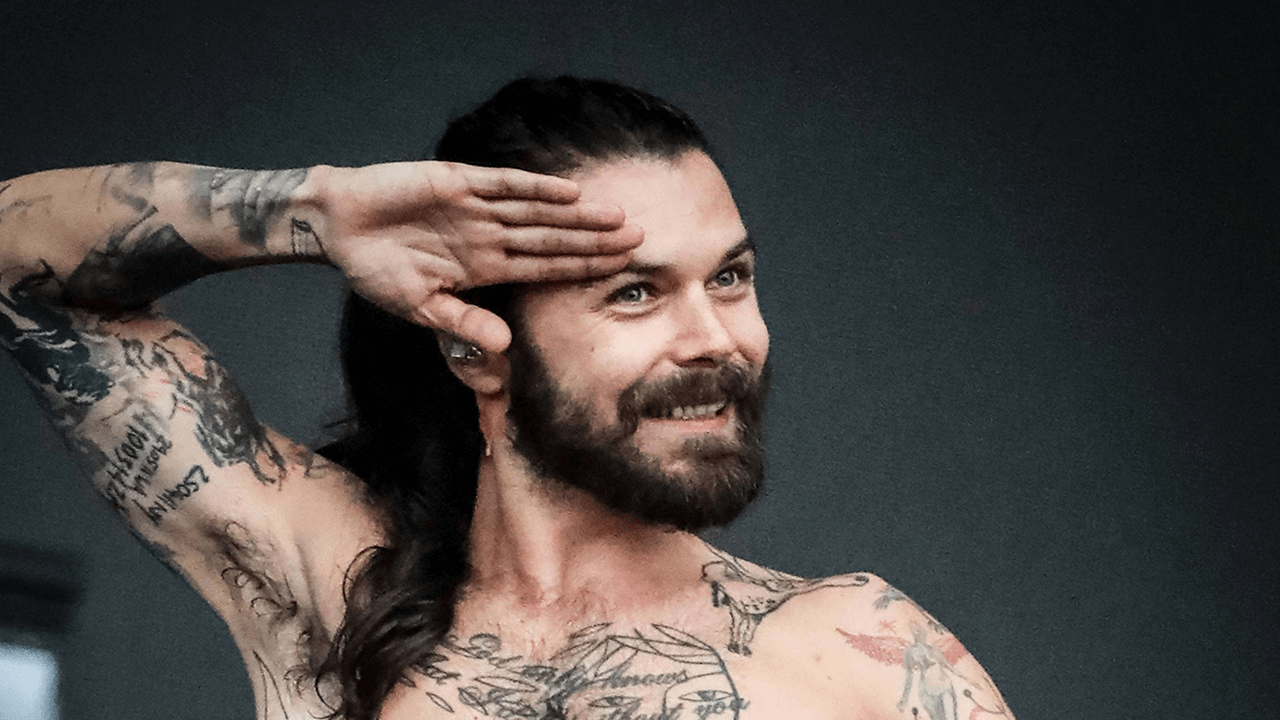 Simon Neil and his Tattoos – A little update! | avaroseforbes